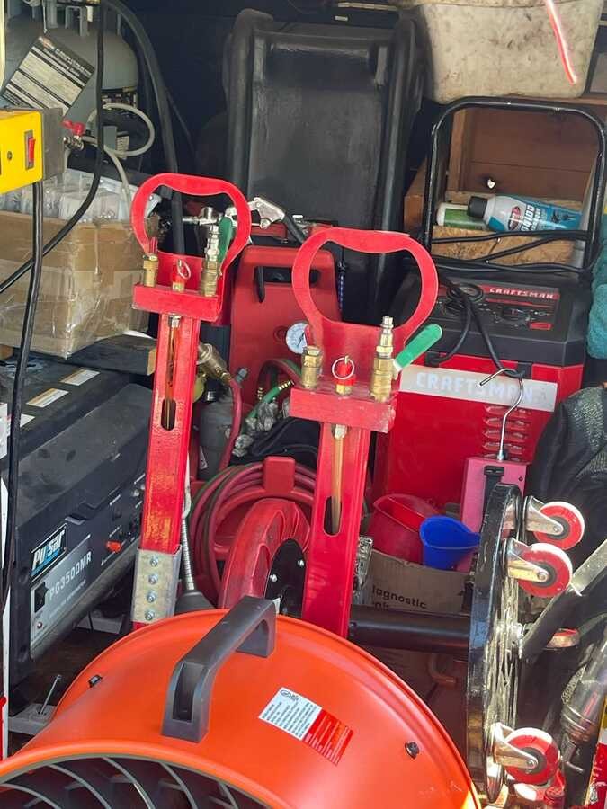 Automotive tools and equipment used for mobile repair