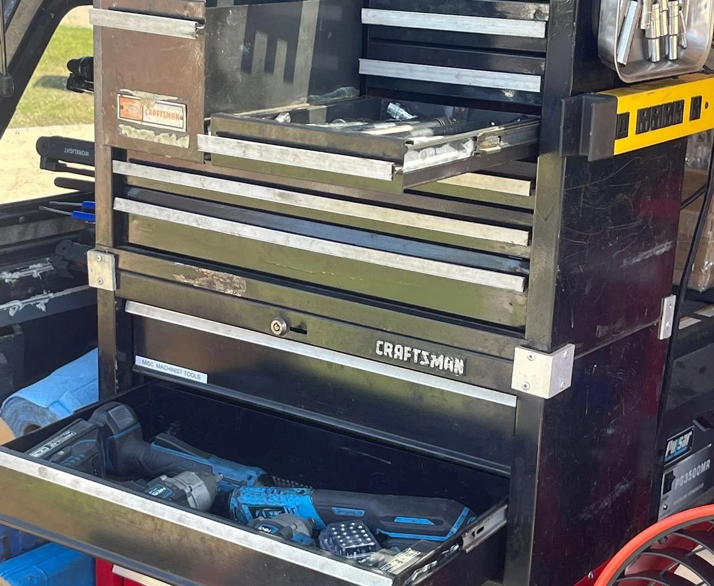 PawPaw\'s mobile mechanic tool chests and automotive tools